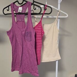 ⭐ Lot of Three Tank Tops, Size S,